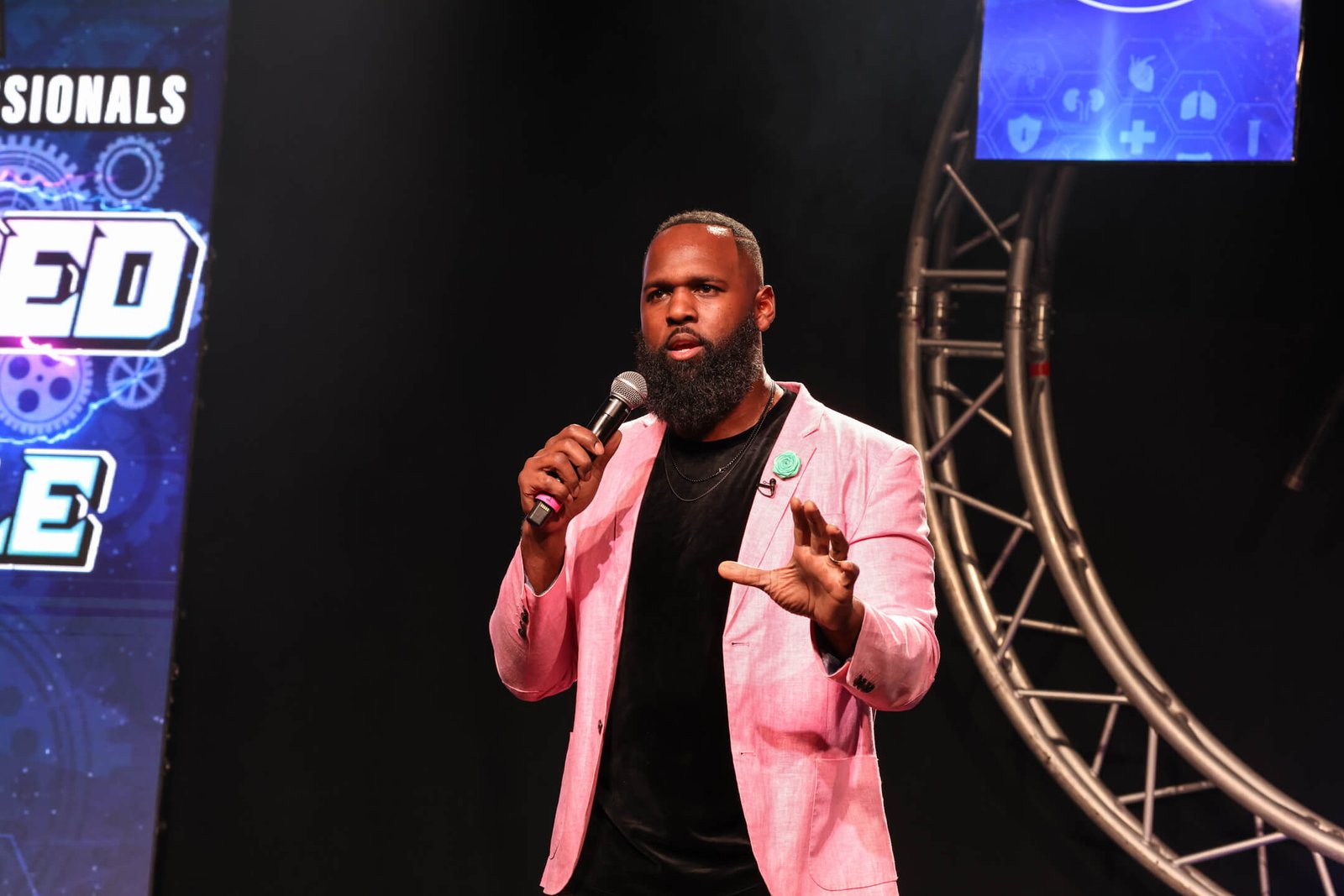 Andre Fluellen speaking at corporate event